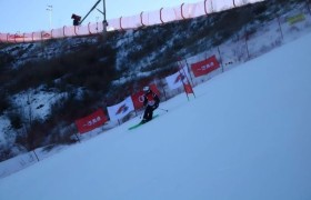 滑雪场联盟“冰雪丝路杯”粉雪联赛富龙滑雪场分站赛燃情开赛